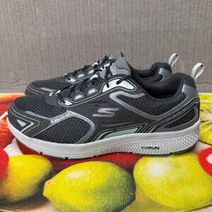 Skecher's Men's Extra Wide Fit Performance GOrun Sneakers Size 11.5